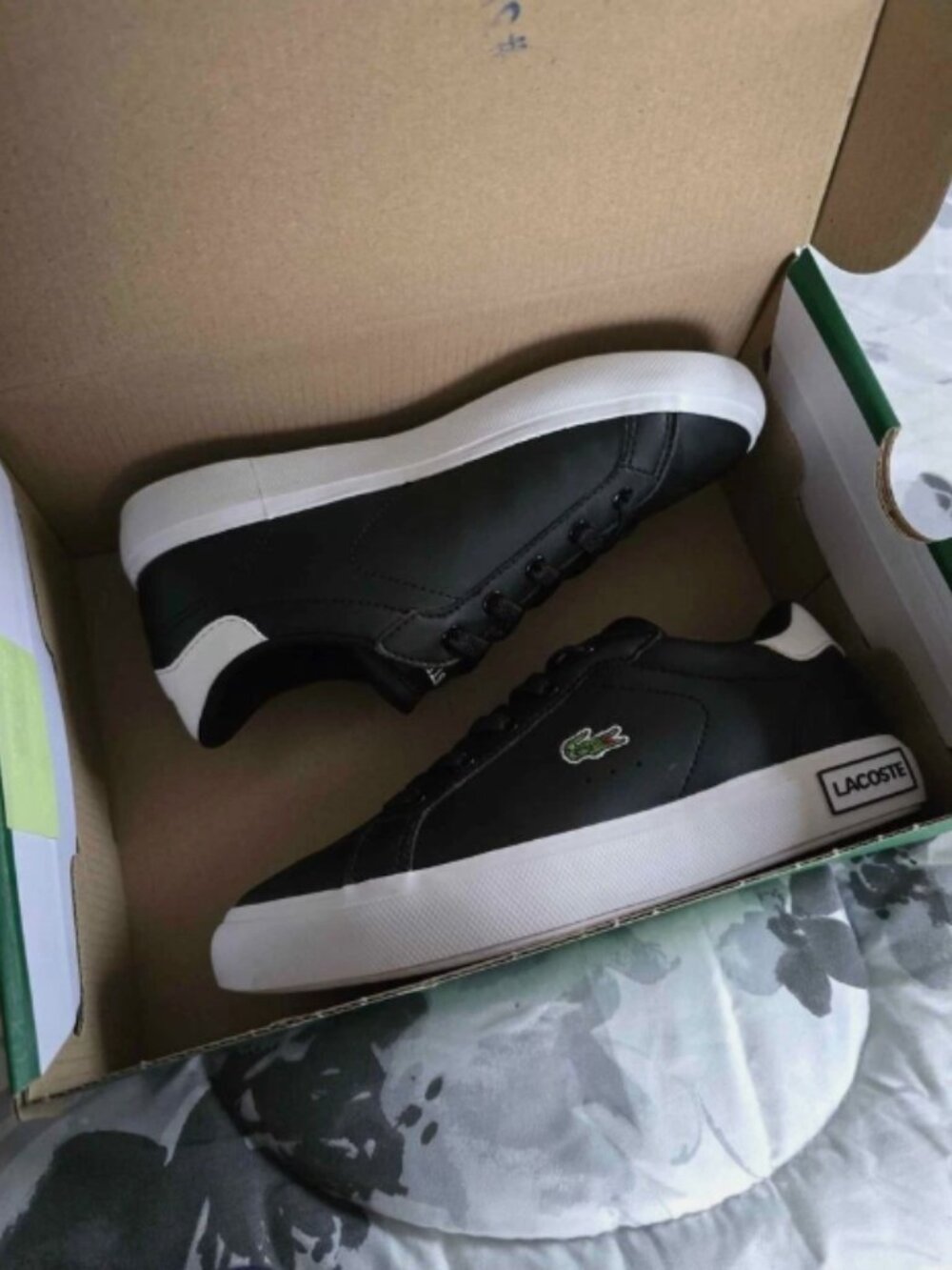 Lacoste Powercourt Casual Sneakers for boys black size 1 Excellent condition - Picture 8 of 9